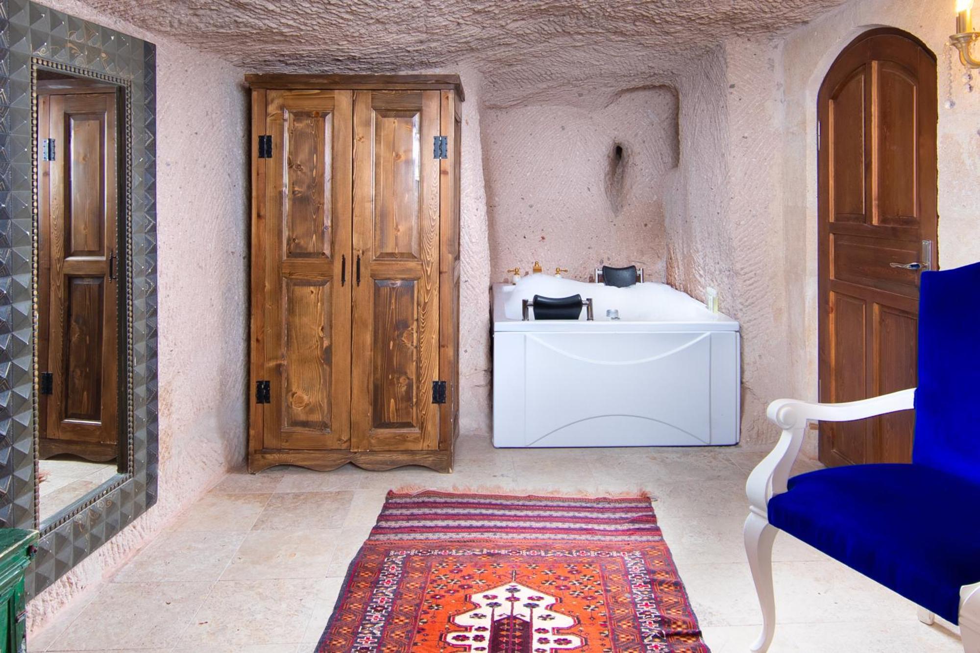 Cappadocia Fairy Chimneys Selfie Cave Hotels - Special Class Uchisar Exterior photo