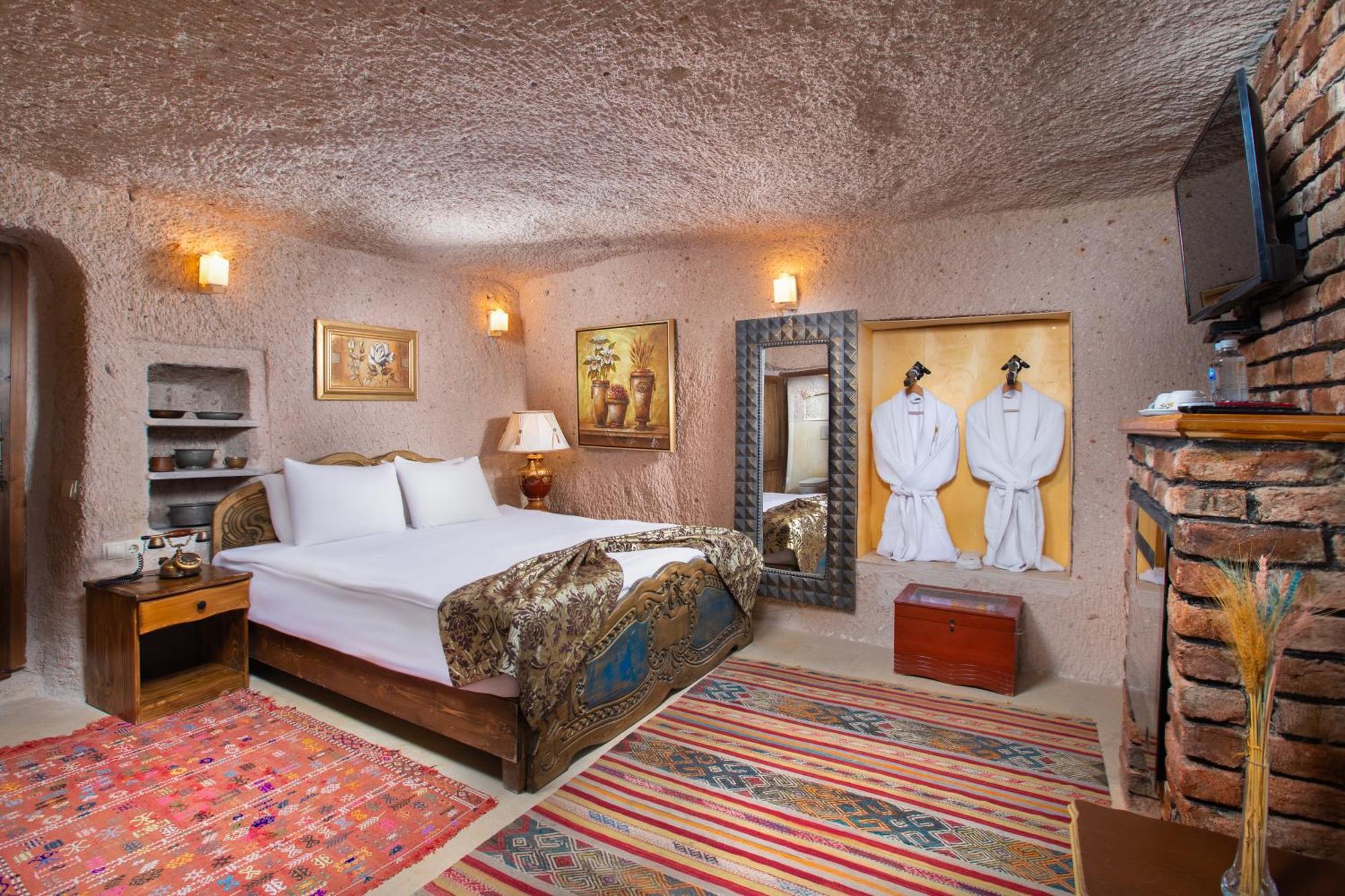 Cappadocia Fairy Chimneys Selfie Cave Hotels - Special Class Uchisar Exterior photo