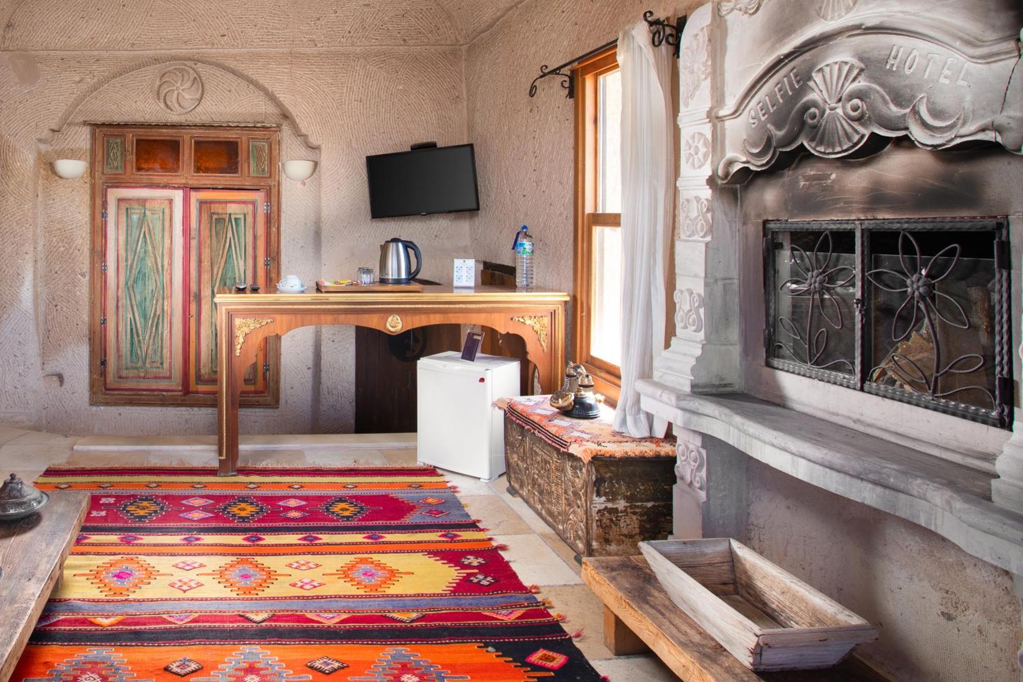 Cappadocia Fairy Chimneys Selfie Cave Hotels - Special Class Uchisar Exterior photo