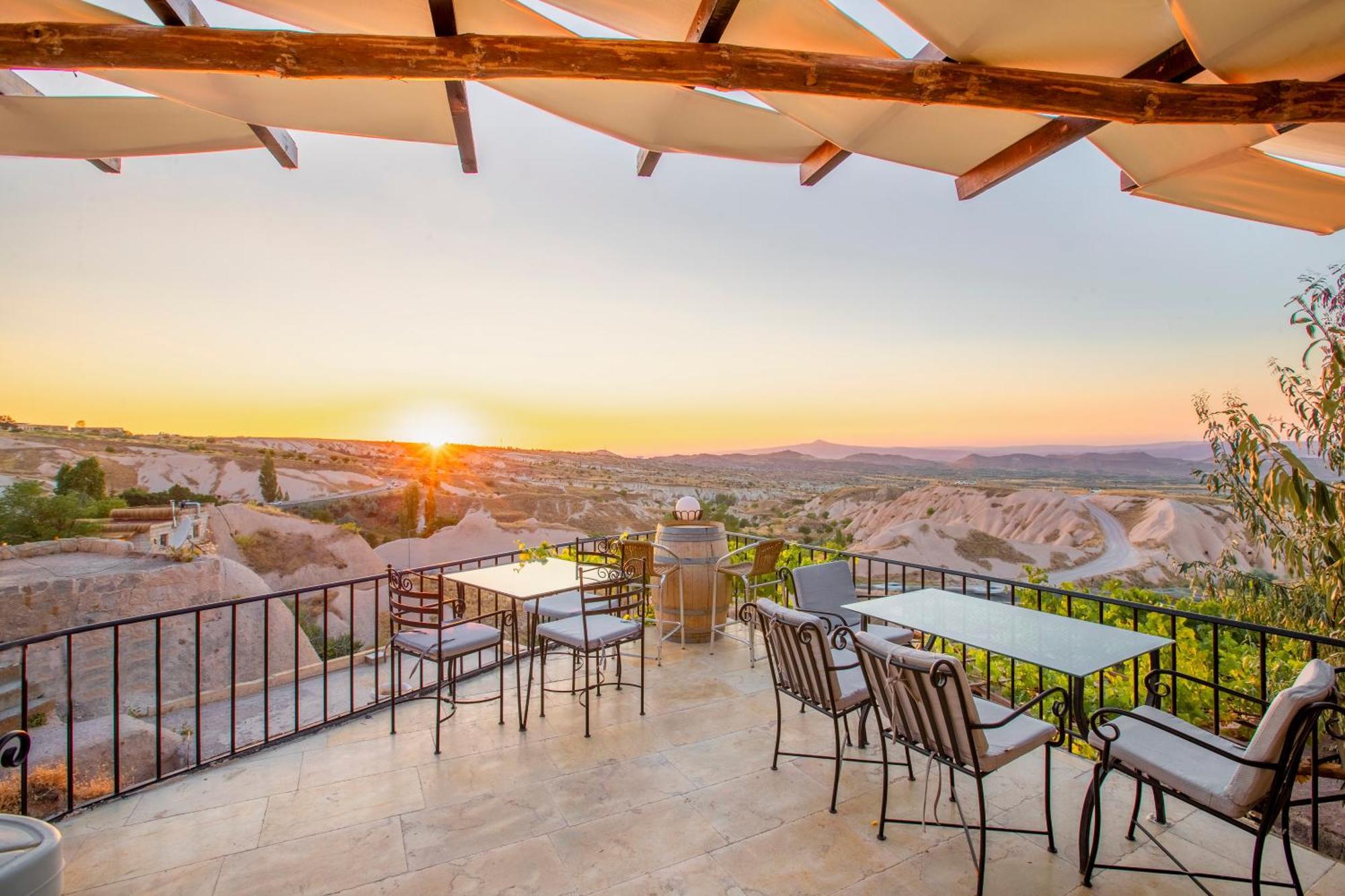 Cappadocia Fairy Chimneys Selfie Cave Hotels - Special Class Uchisar Exterior photo