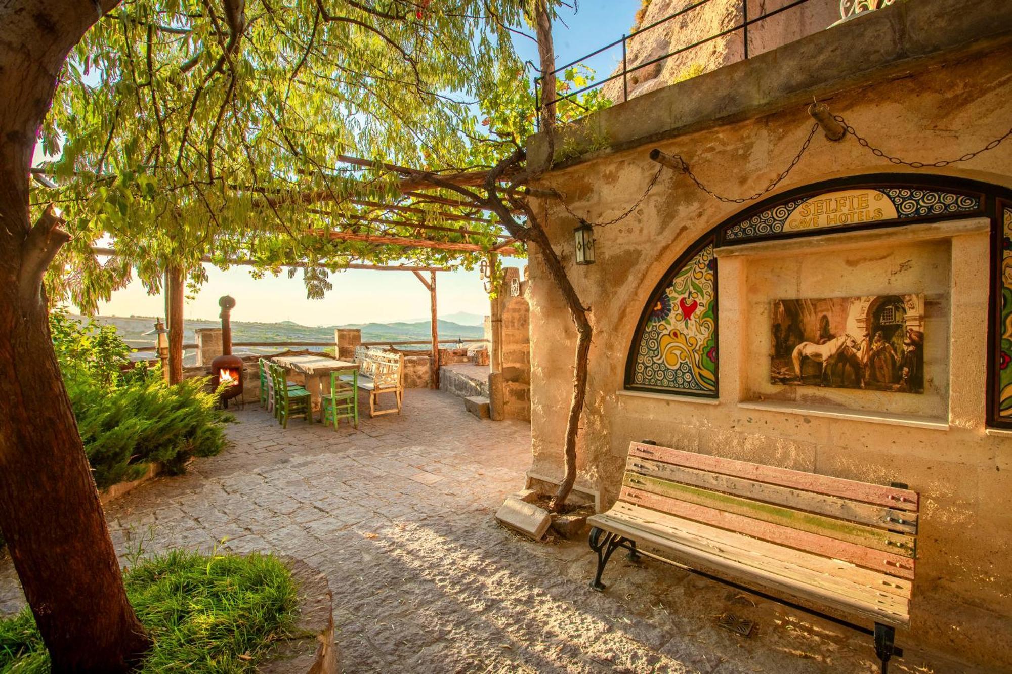 Cappadocia Fairy Chimneys Selfie Cave Hotels - Special Class Uchisar Exterior photo