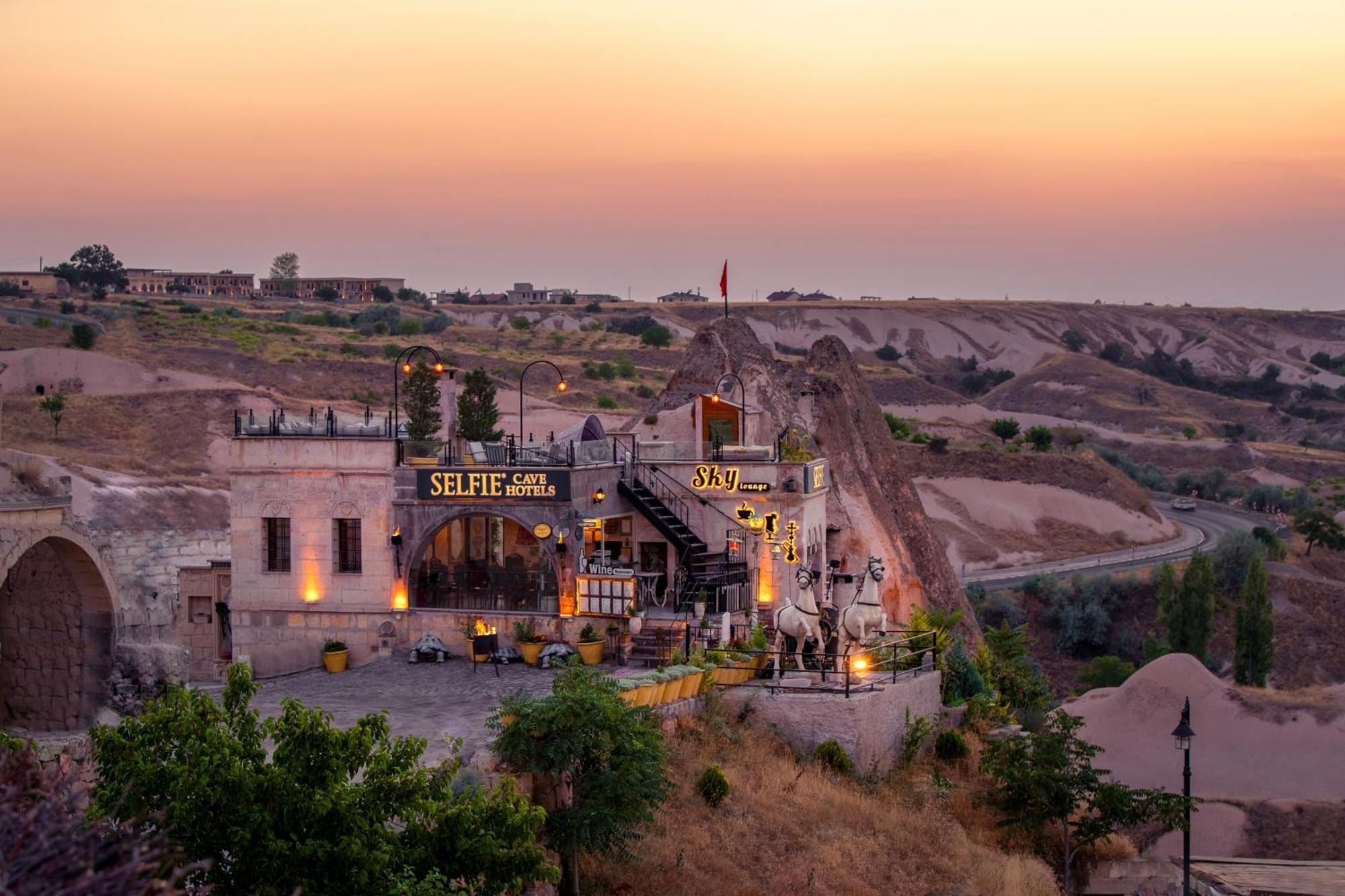 Cappadocia Fairy Chimneys Selfie Cave Hotels - Special Class Uchisar Exterior photo