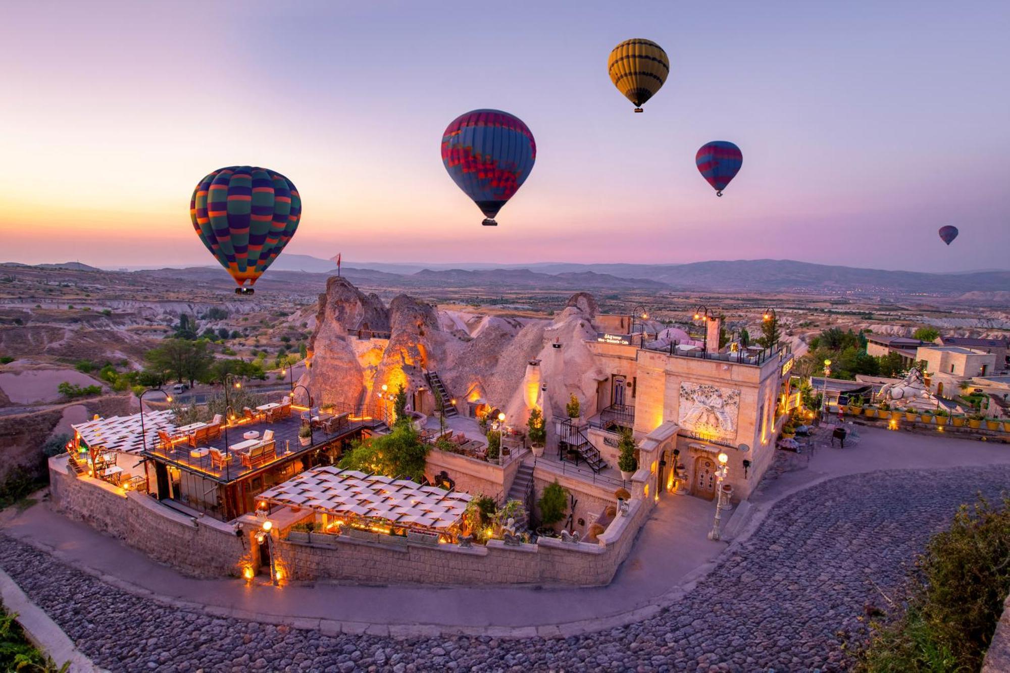 Cappadocia Fairy Chimneys Selfie Cave Hotels - Special Class Uchisar Exterior photo