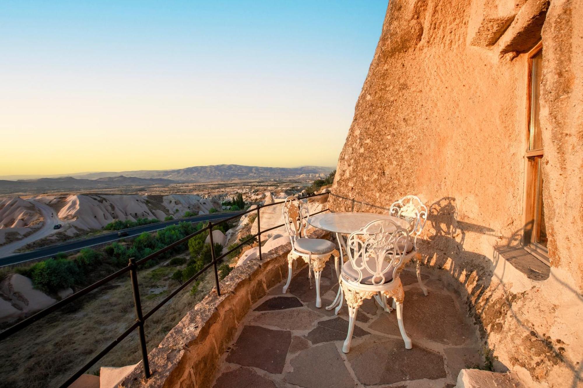 Cappadocia Fairy Chimneys Selfie Cave Hotels - Special Class Uchisar Exterior photo