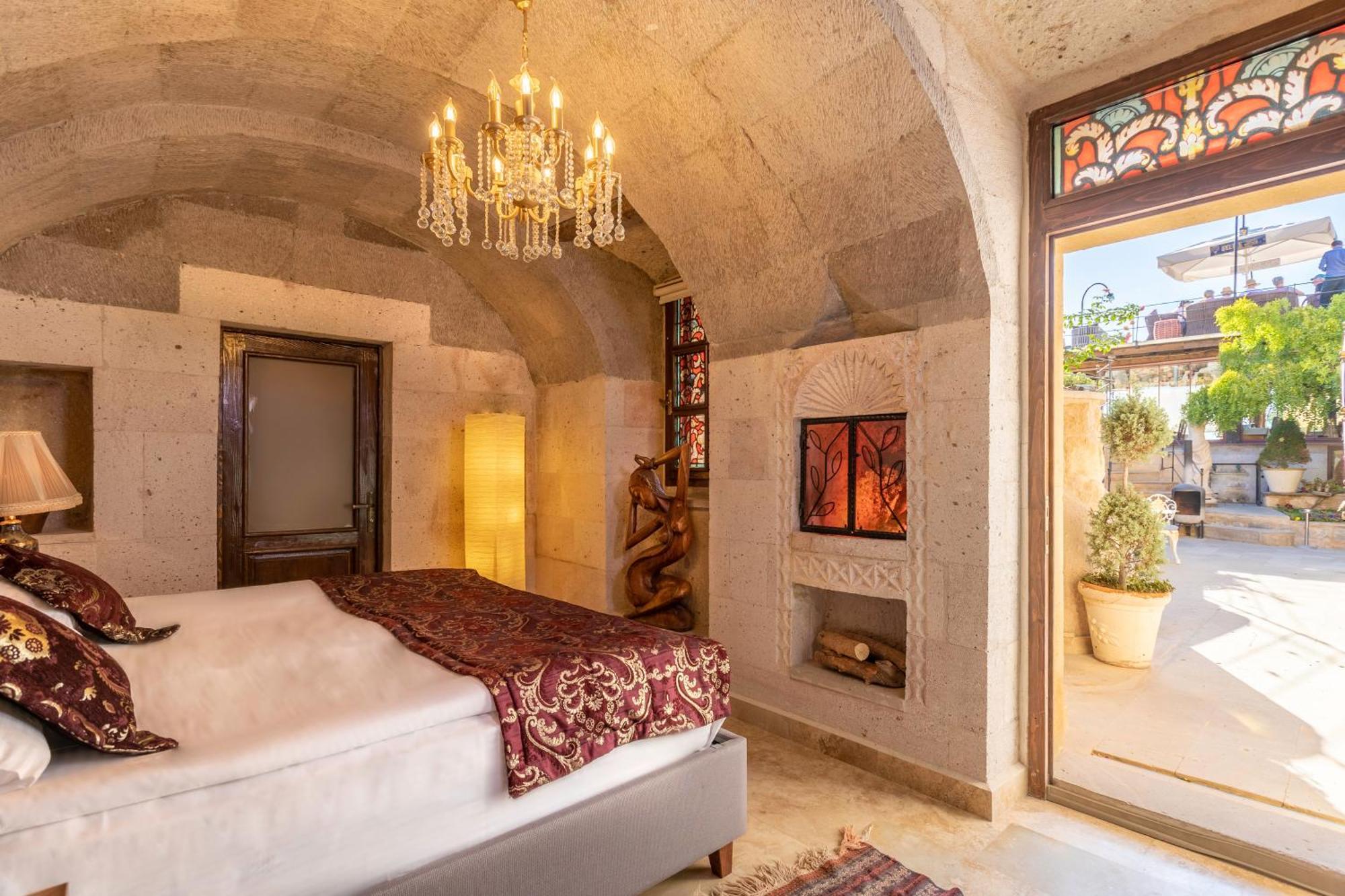 Cappadocia Fairy Chimneys Selfie Cave Hotels - Special Class Uchisar Exterior photo