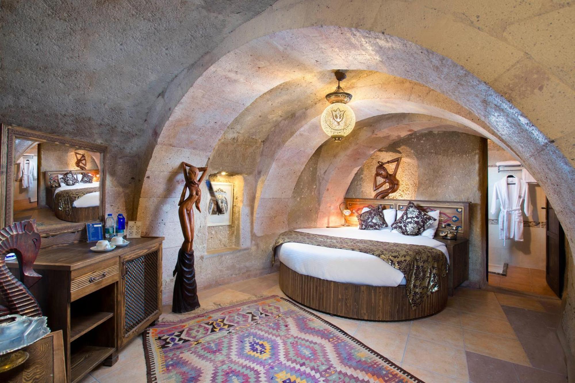 Cappadocia Fairy Chimneys Selfie Cave Hotels - Special Class Uchisar Exterior photo