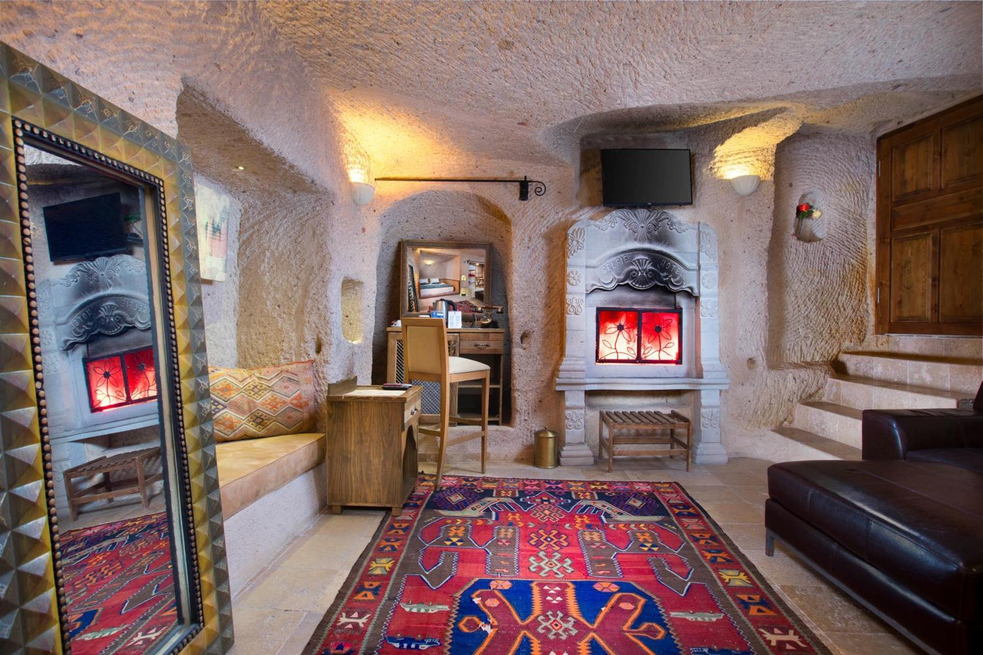 Cappadocia Fairy Chimneys Selfie Cave Hotels - Special Class Uchisar Exterior photo