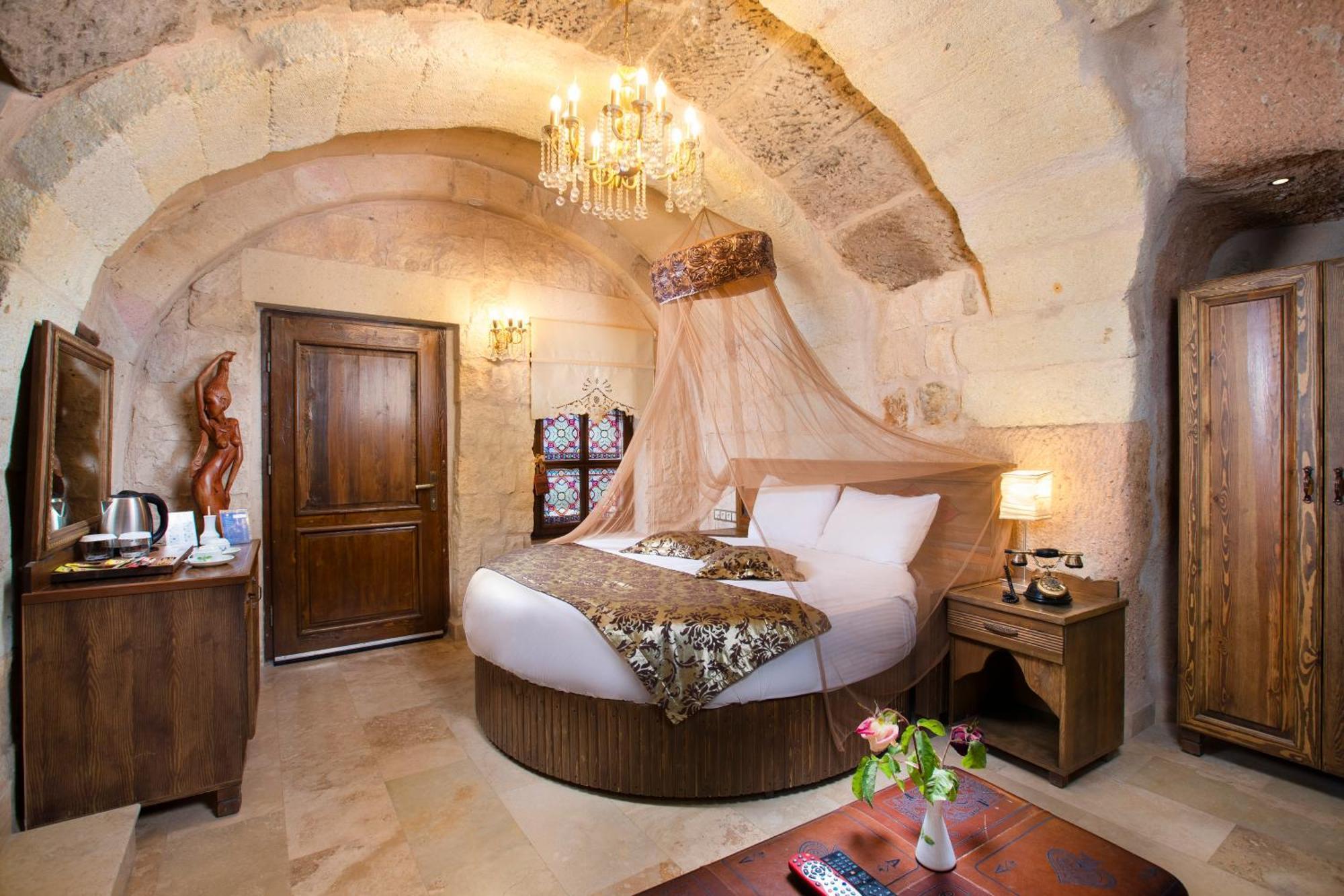 Cappadocia Fairy Chimneys Selfie Cave Hotels - Special Class Uchisar Exterior photo