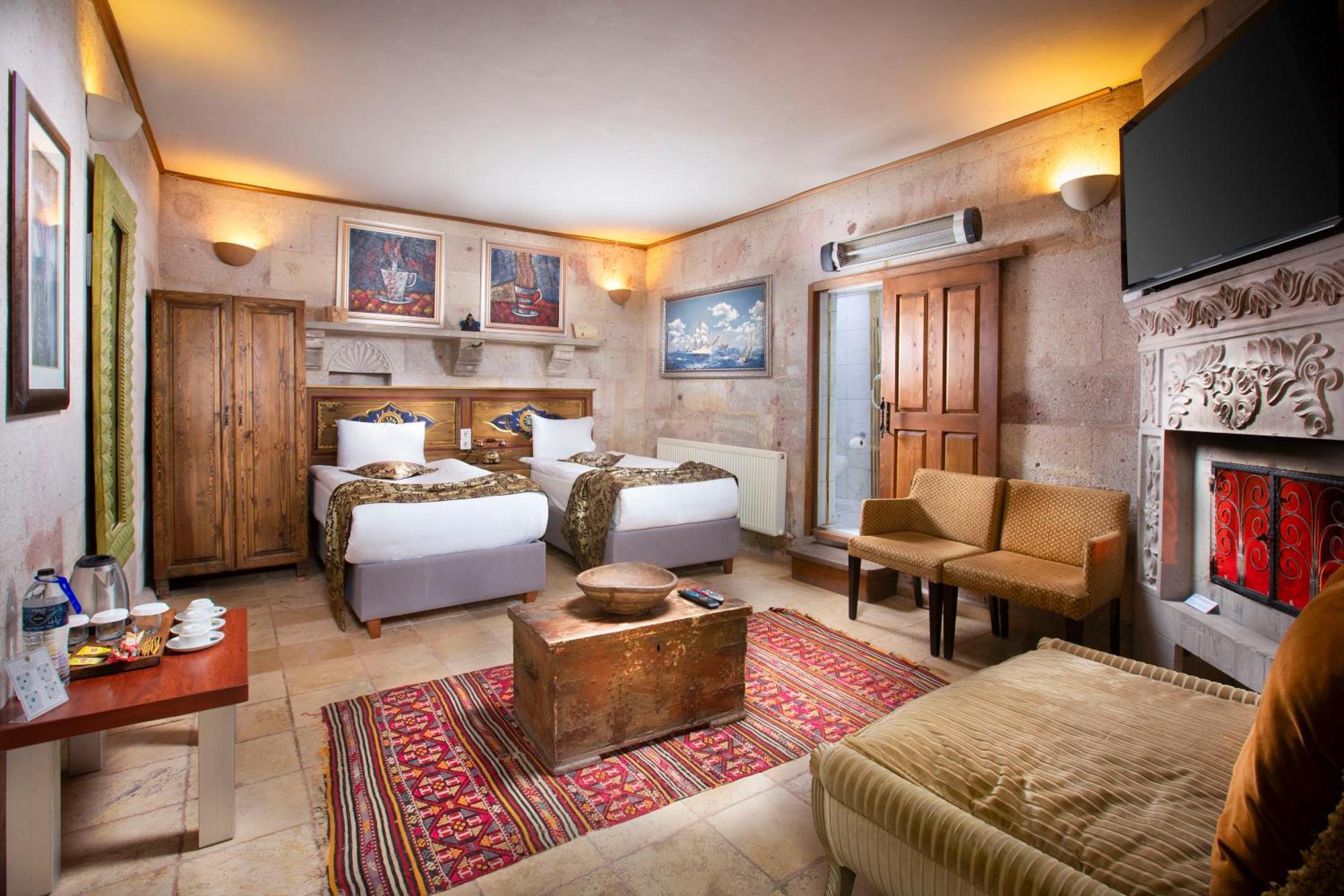 Cappadocia Fairy Chimneys Selfie Cave Hotels - Special Class Uchisar Exterior photo