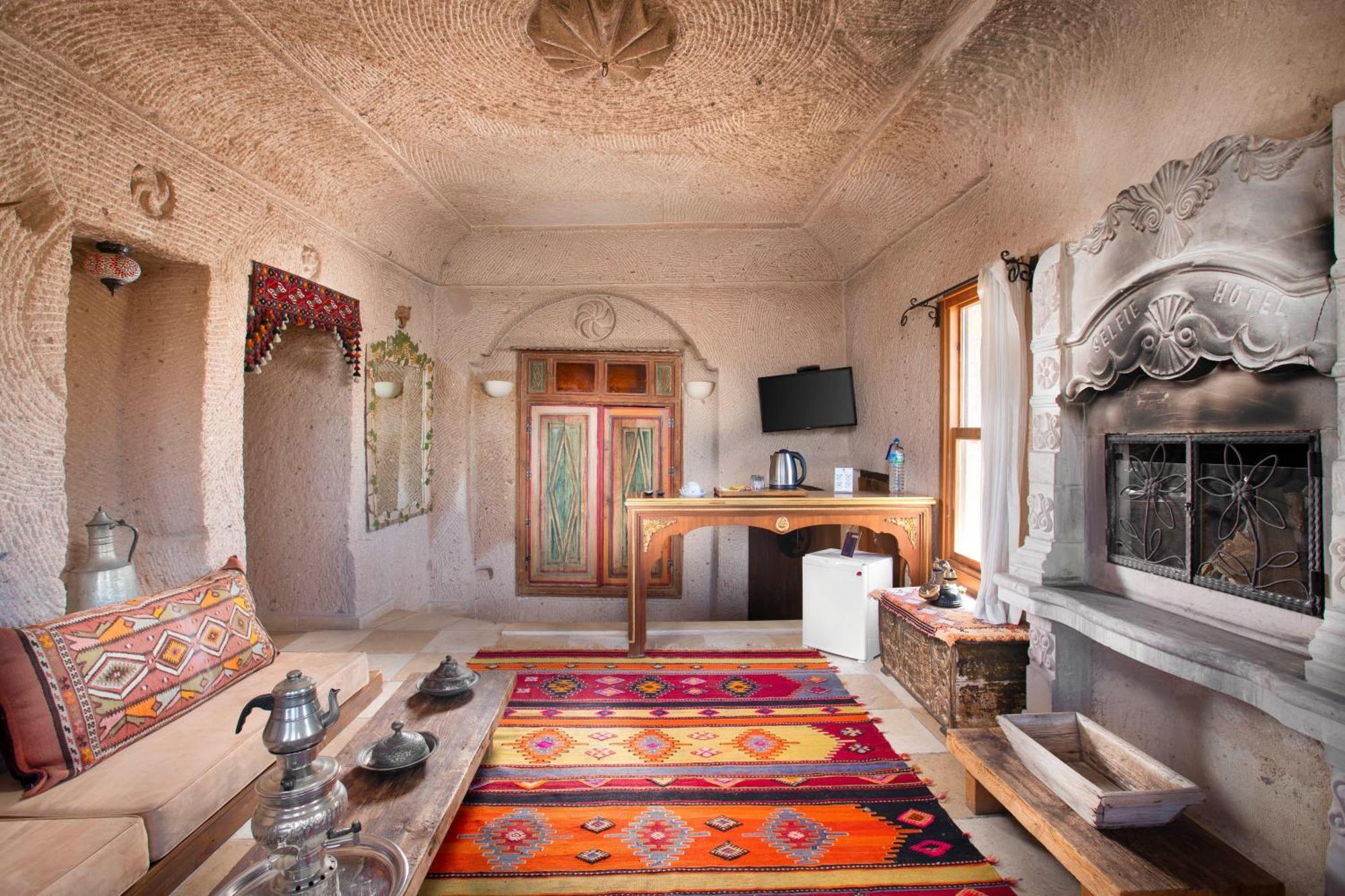 Cappadocia Fairy Chimneys Selfie Cave Hotels - Special Class Uchisar Exterior photo