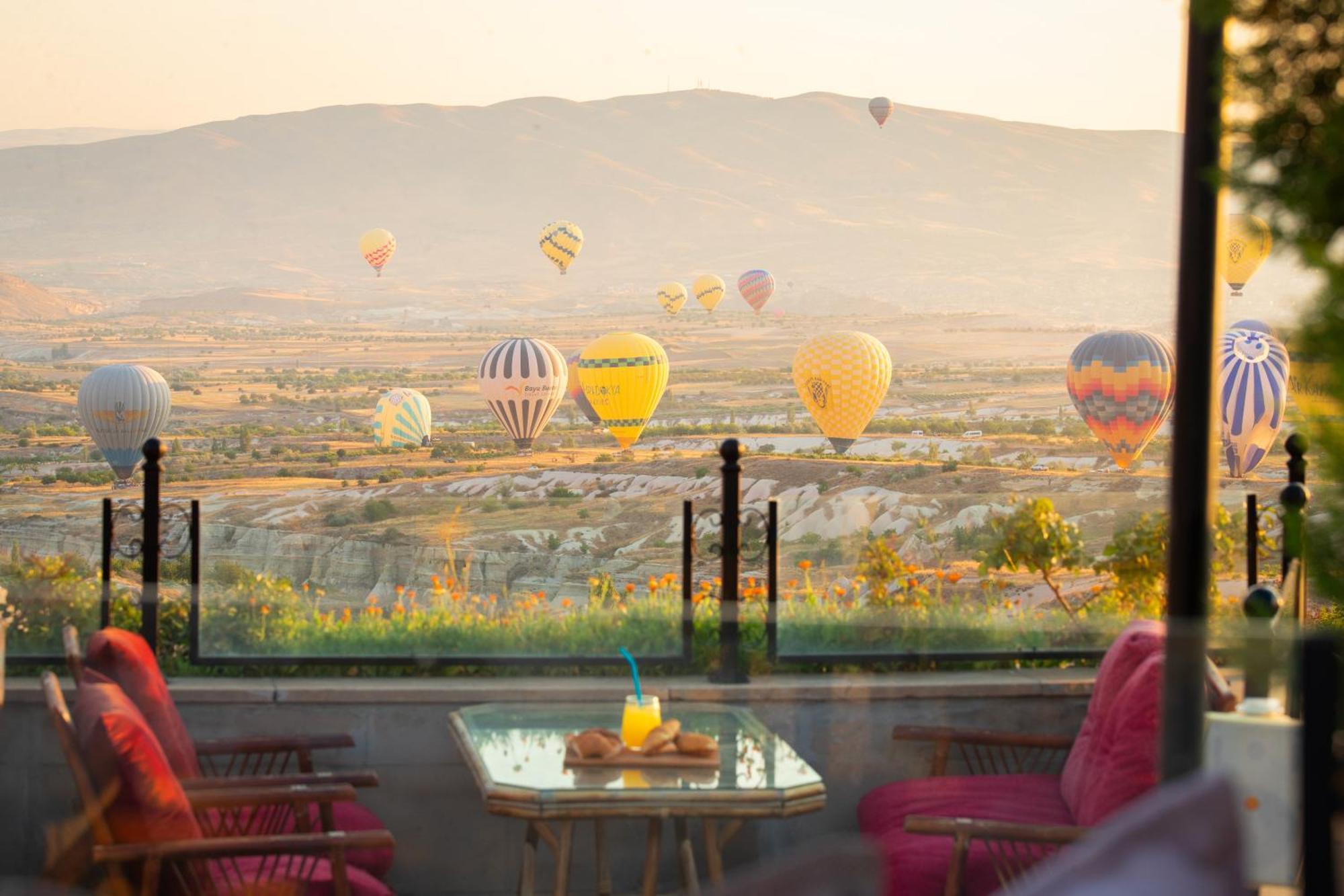 Cappadocia Fairy Chimneys Selfie Cave Hotels - Special Class Uchisar Exterior photo