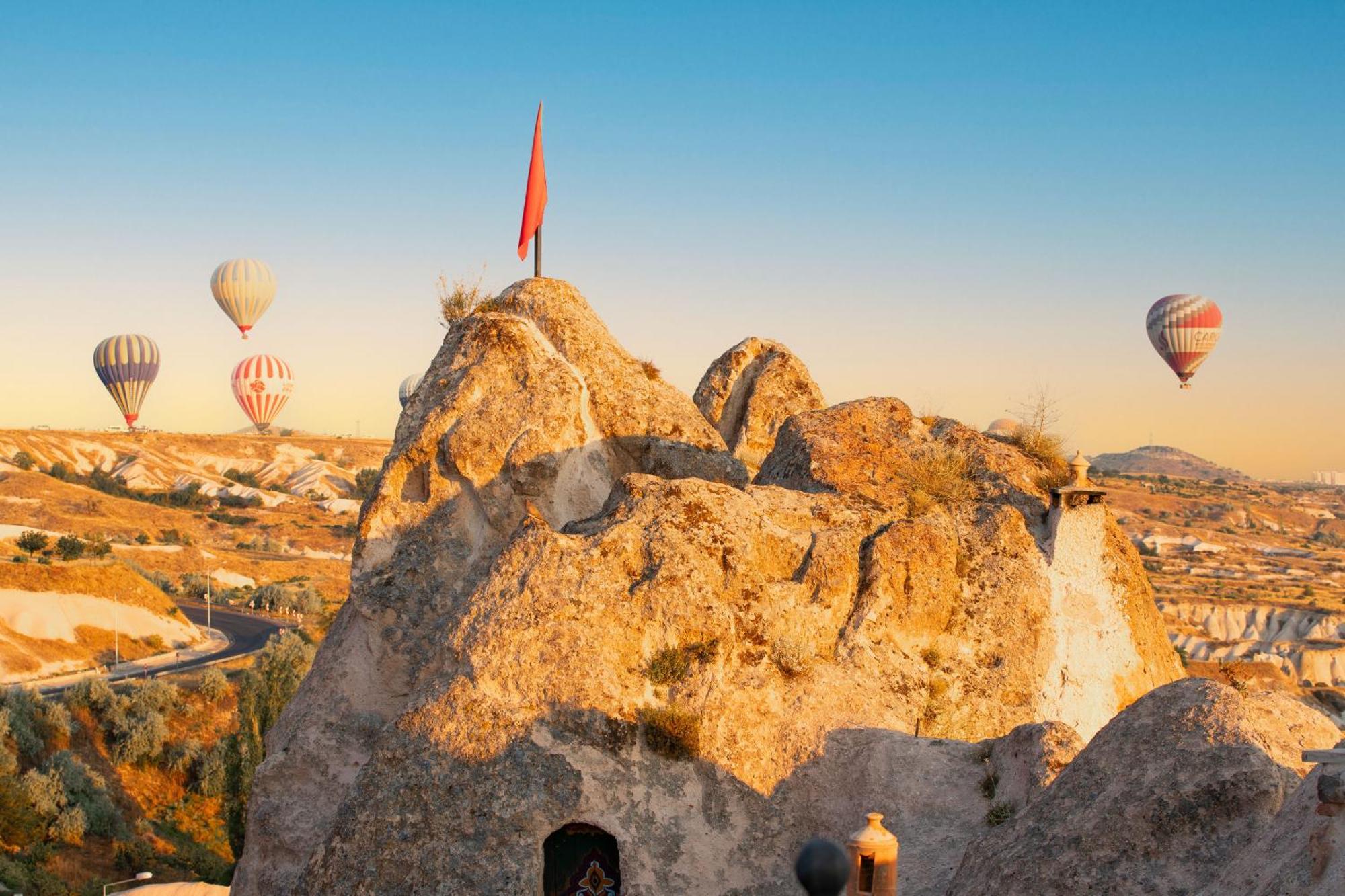 Cappadocia Fairy Chimneys Selfie Cave Hotels - Special Class Uchisar Exterior photo