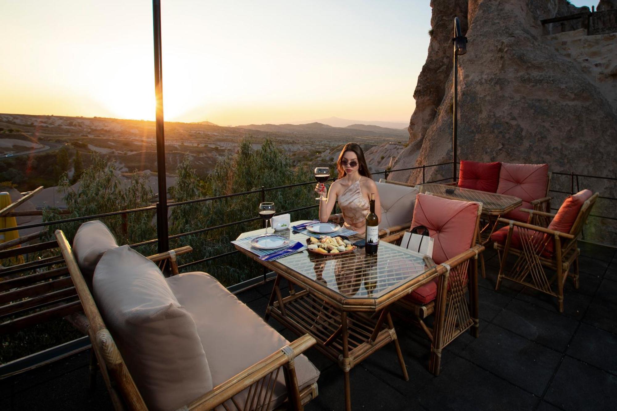 Cappadocia Fairy Chimneys Selfie Cave Hotels - Special Class Uchisar Exterior photo